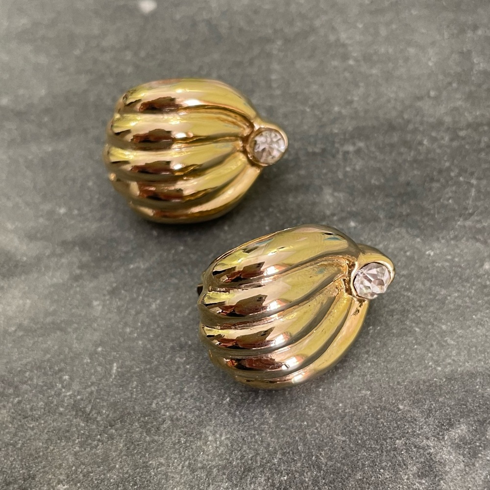 Vintage Gold Shell Clip-On Mod Crystal Earrings